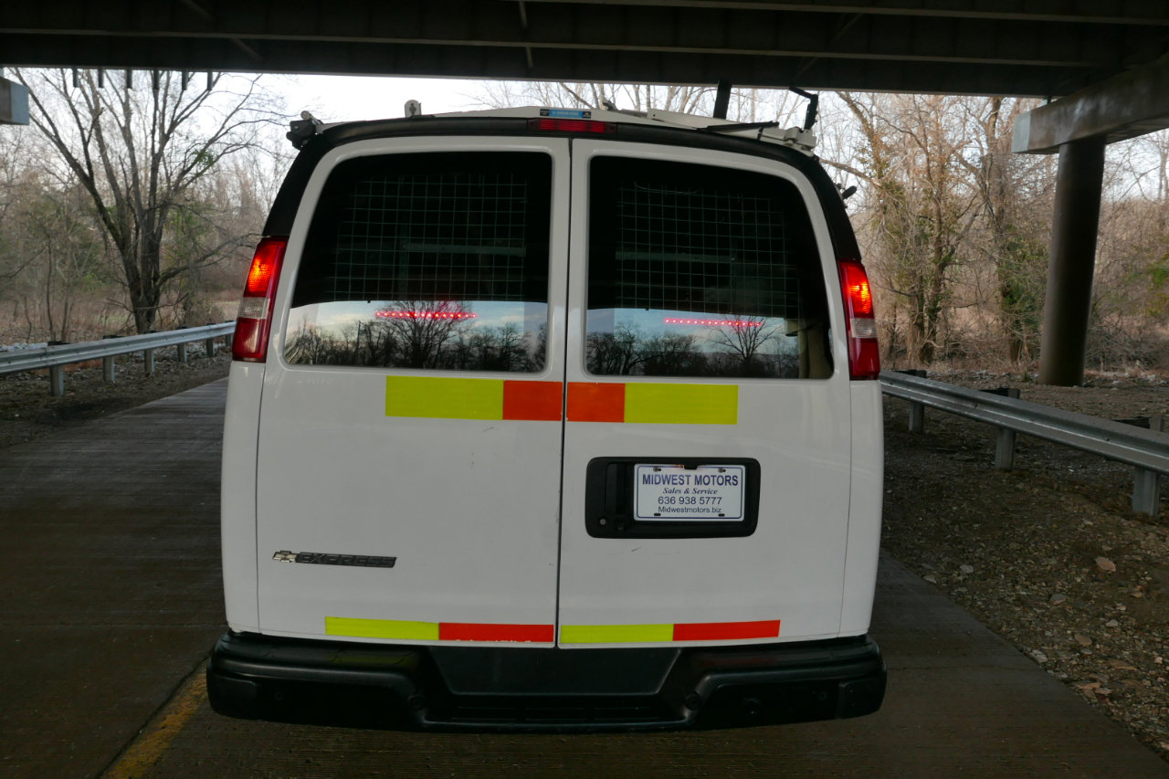 Used 2018 Chevrolet Express 2500 w/ Driver Convenience Package image 33