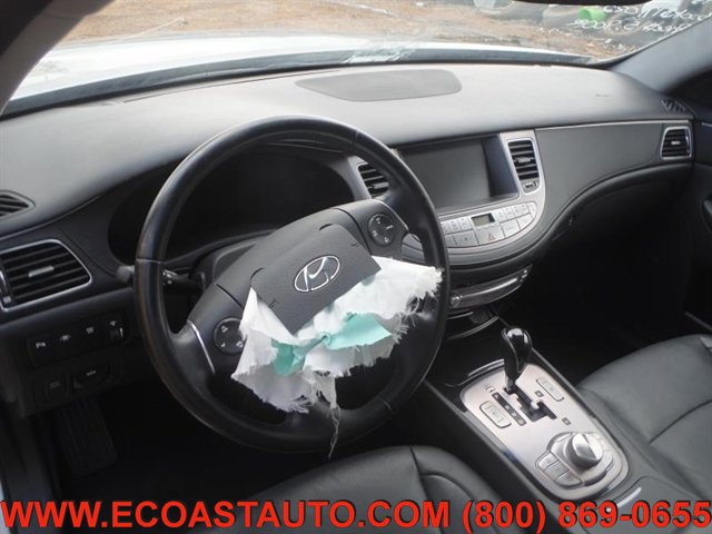 Used 2012 Hyundai Genesis 3.8 w/ Premium Pkg RWD image 8
