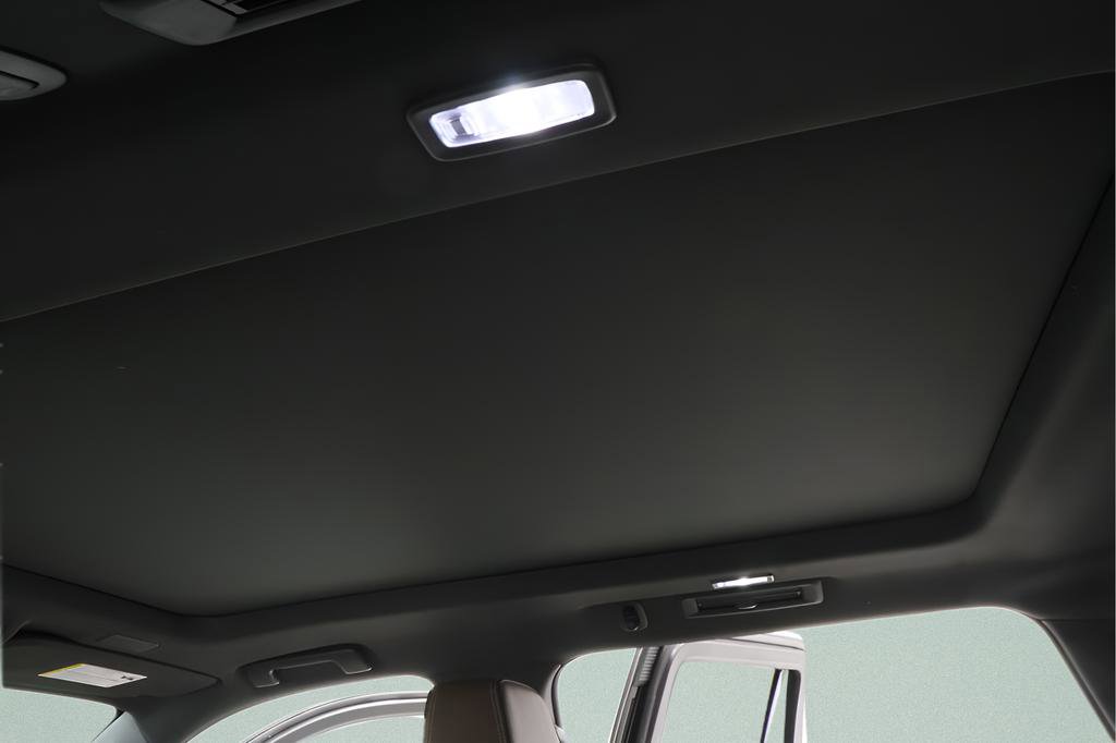 Used 2025 Chevrolet Tahoe High Country w/ Sun And Tow Package image 10