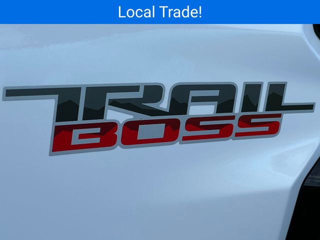 Certified 2024 Chevrolet Colorado Trail Boss w/ Technology Package AWD/4WD image 2