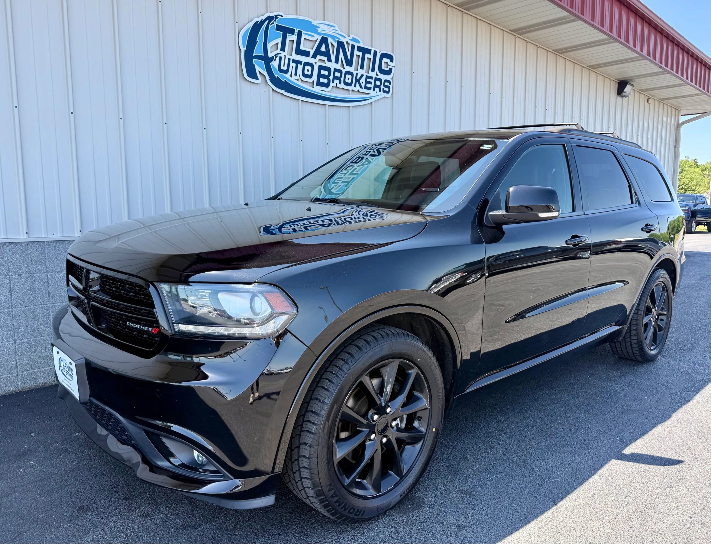 Used 2017 Dodge Durango R/T w/ Blacktop Package AWD/4WD image 1