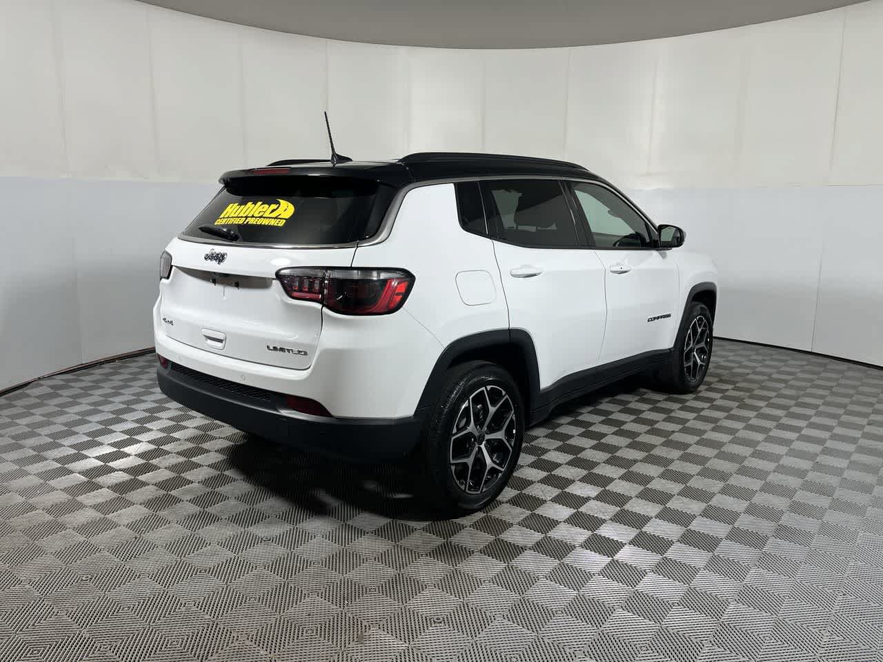 Used 2025 Jeep Compass Limited AWD/4WD image 8