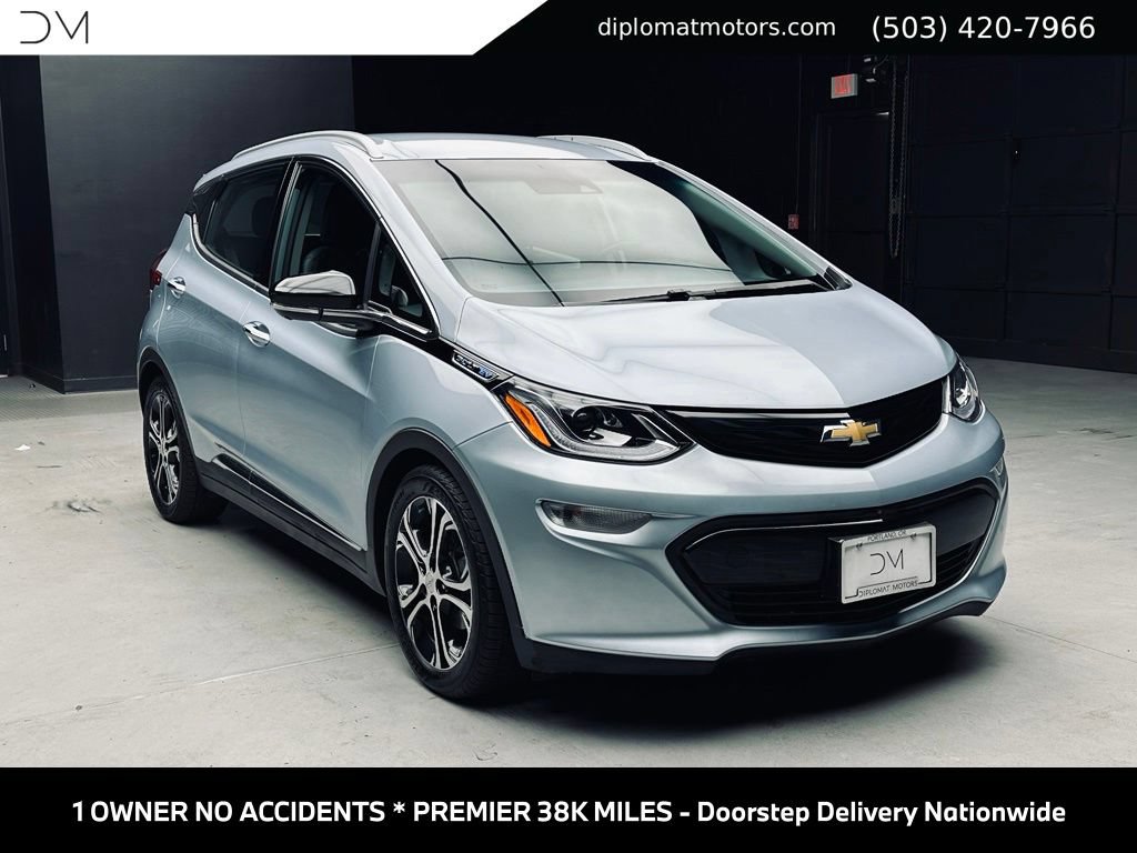 Used 2017 Chevrolet Bolt Premier w/ Driver Confidence II Package FWD image 9