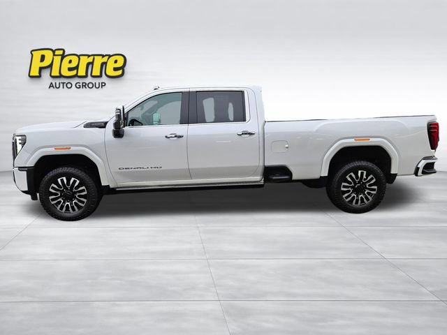 Used 2024 GMC Sierra 3500 Denali Ultimate AWD/4WD image 2