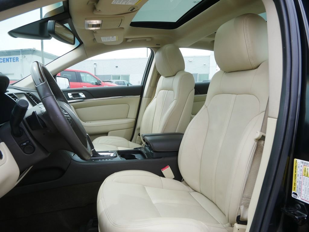 Used 2013 Lincoln MKS AWD image 9