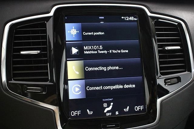 Used 2021 Volvo XC90 T6 Momentum w/ Protection Package Premier image 35