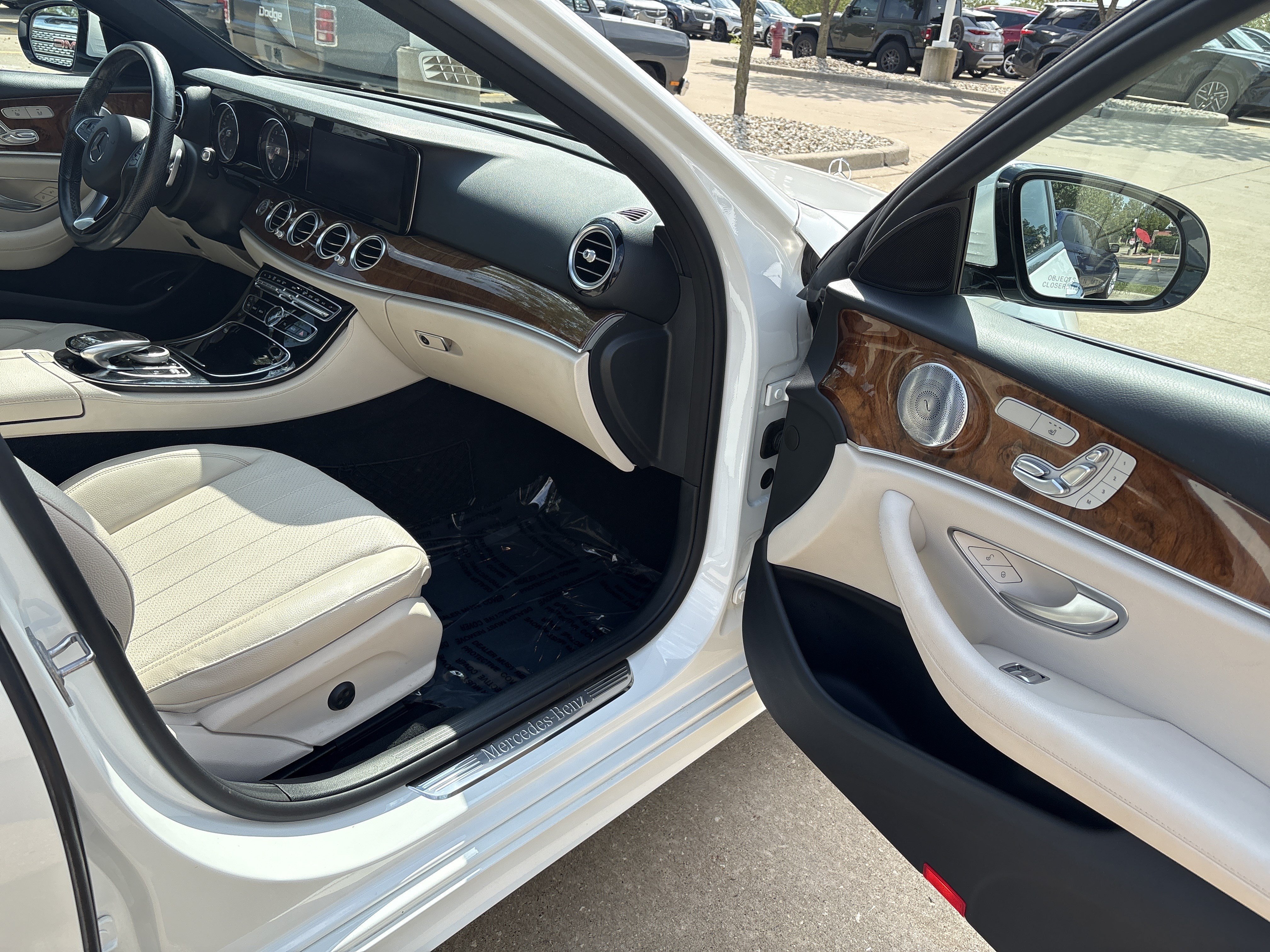 Used 2017 Mercedes-Benz E 300 4MATIC image 18