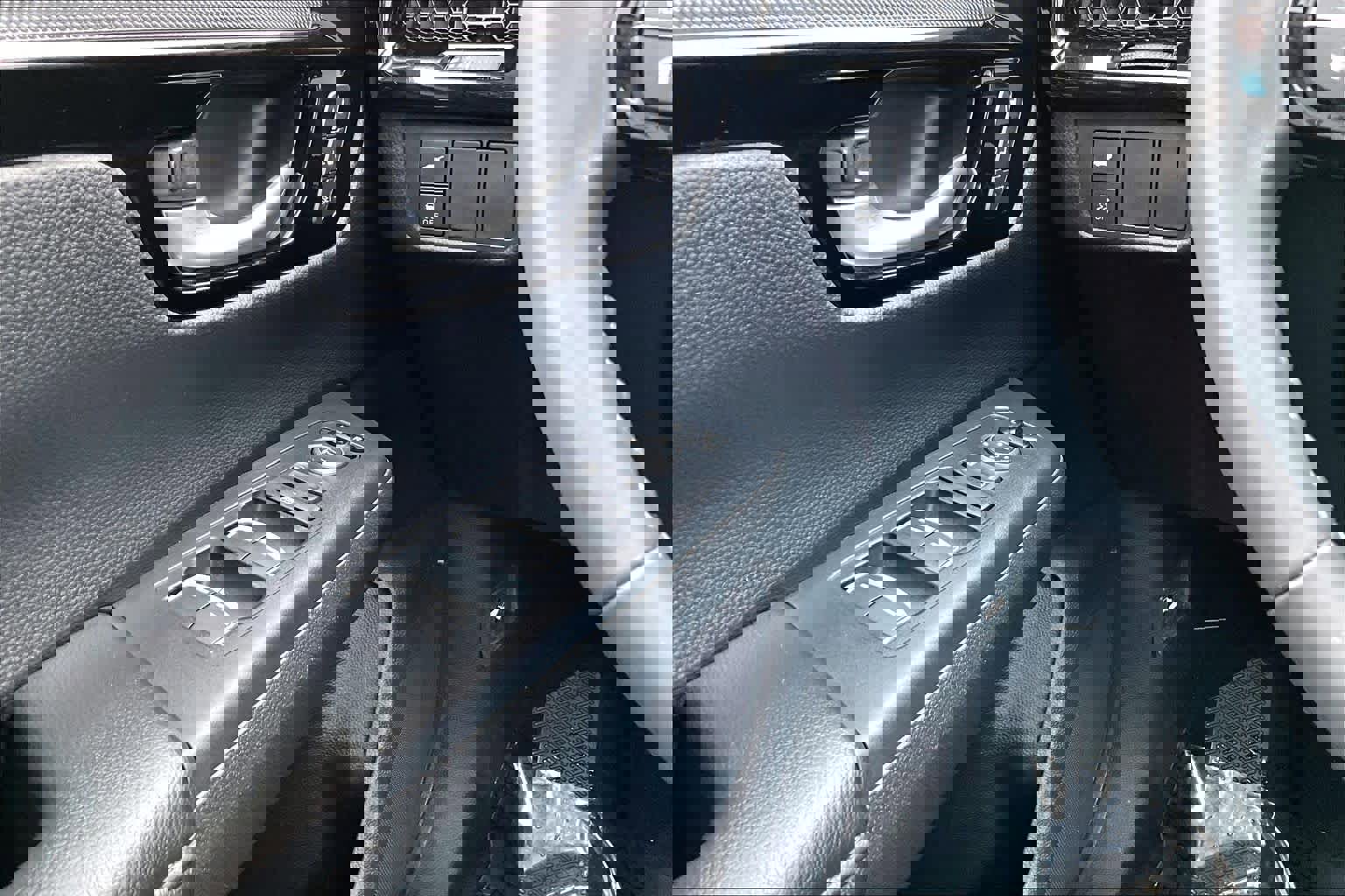 Used 2023 Honda CR-V EX-L image 30