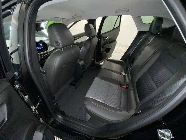 Used 2024 Chevrolet Trax LT w/ Driver Confidence Package FWD image 33