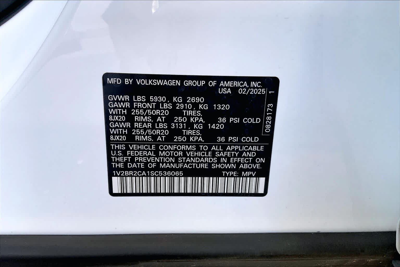 Used 2025 Volkswagen Atlas SEL AWD/4WD image 34