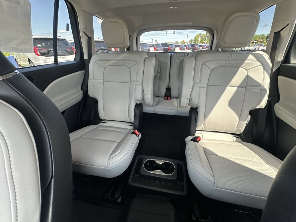 New 2026 Lincoln Aviator Reserve AWD/4WD image 13