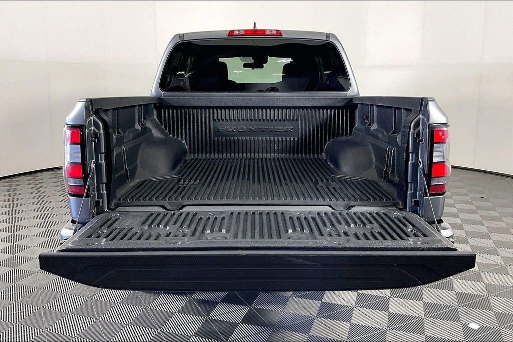 Used 2023 Nissan Frontier SV image 36