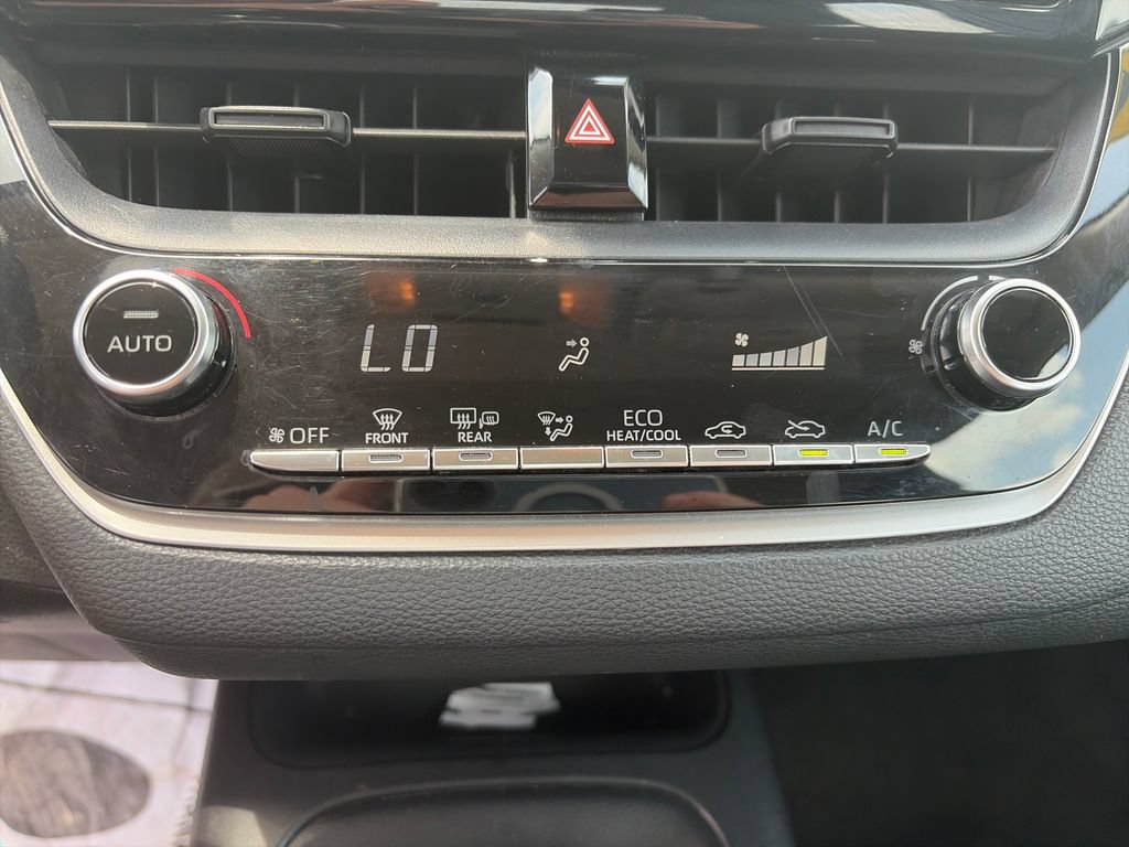 Used 2021 Toyota Corolla LE FWD image 25