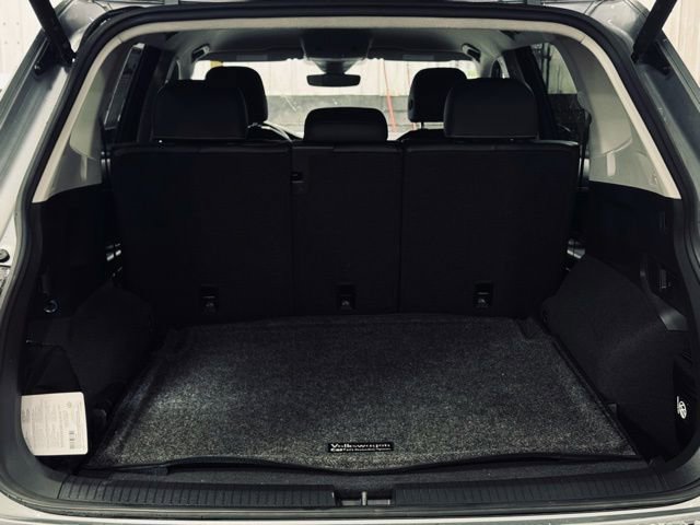Used 2024 Volkswagen Tiguan SE image 9
