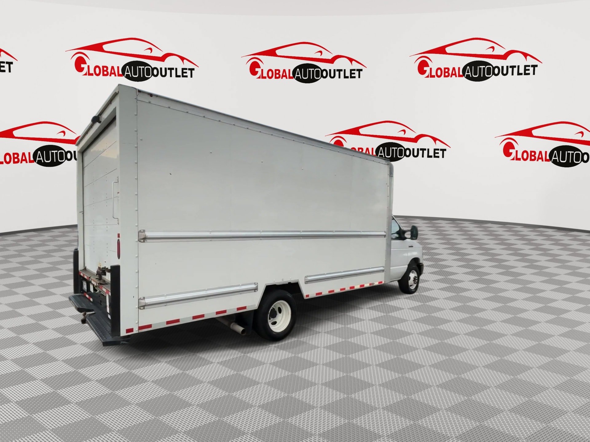 Used 2021 Ford E-350 and Econoline 350 Super Duty RWD image 9