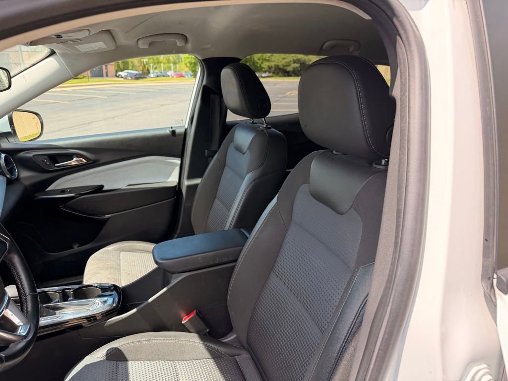 Used 2024 Chevrolet Trax LT w/ Driver Confidence Package FWD image 12