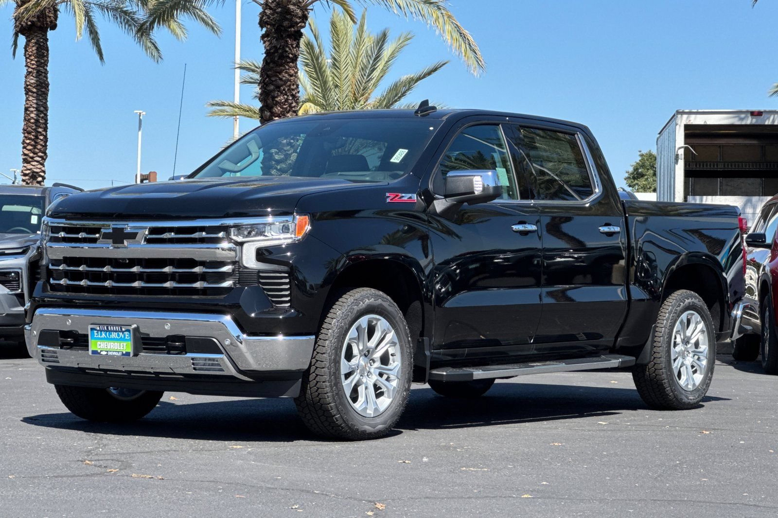 New 2026 Chevrolet Silverado 1500 LTZ w/ LTZ Premium Package AWD/4WD image 7