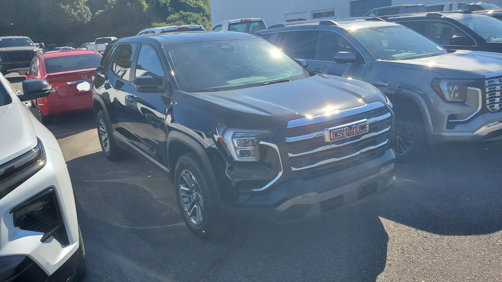 Used 2025 GMC Terrain Elevation AWD/4WD image 2