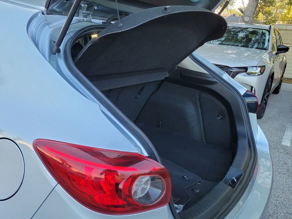 Used 2017 MAZDA MAZDA3 Touring image 10