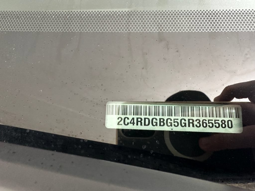 Used 2016 Dodge Grand Caravan SE FWD image 33