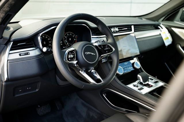 New 2026 Jaguar F-PACE R-Dynamic S image 19