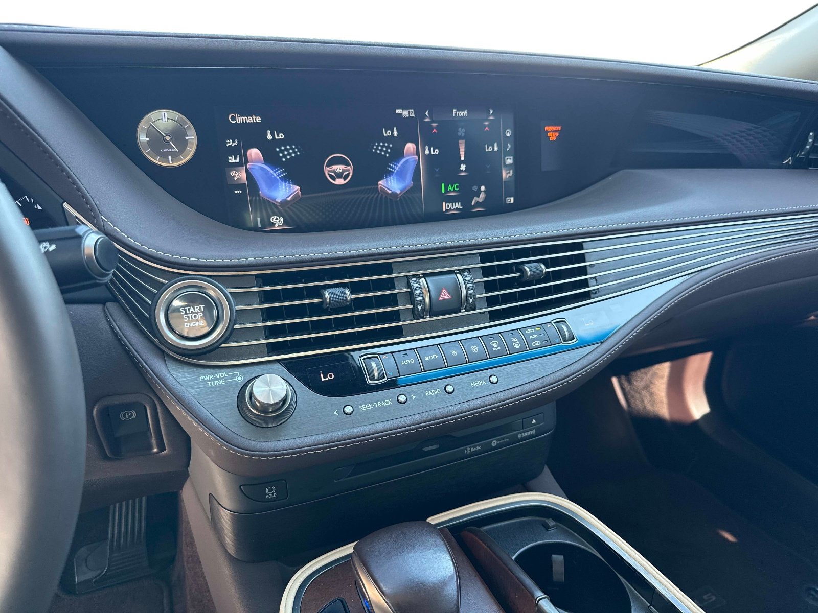 Used 2020 Lexus LS 500 w/ Accessory Package (Z1) RWD image 24