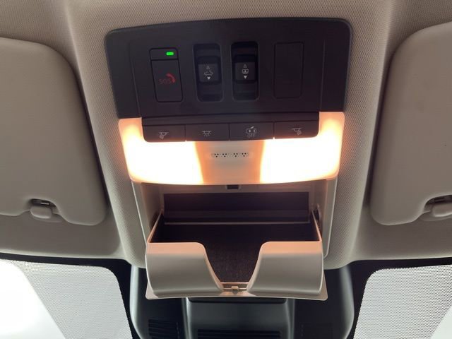 Used 2021 Nissan Rogue SV w/ Premium Package image 35