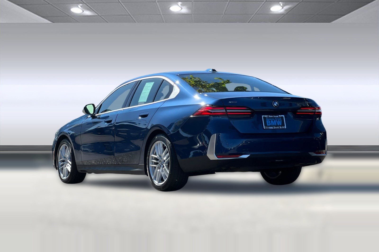 Used 2024 BMW 540i xDrive w/ Convenience Package AWD/4WD image 3