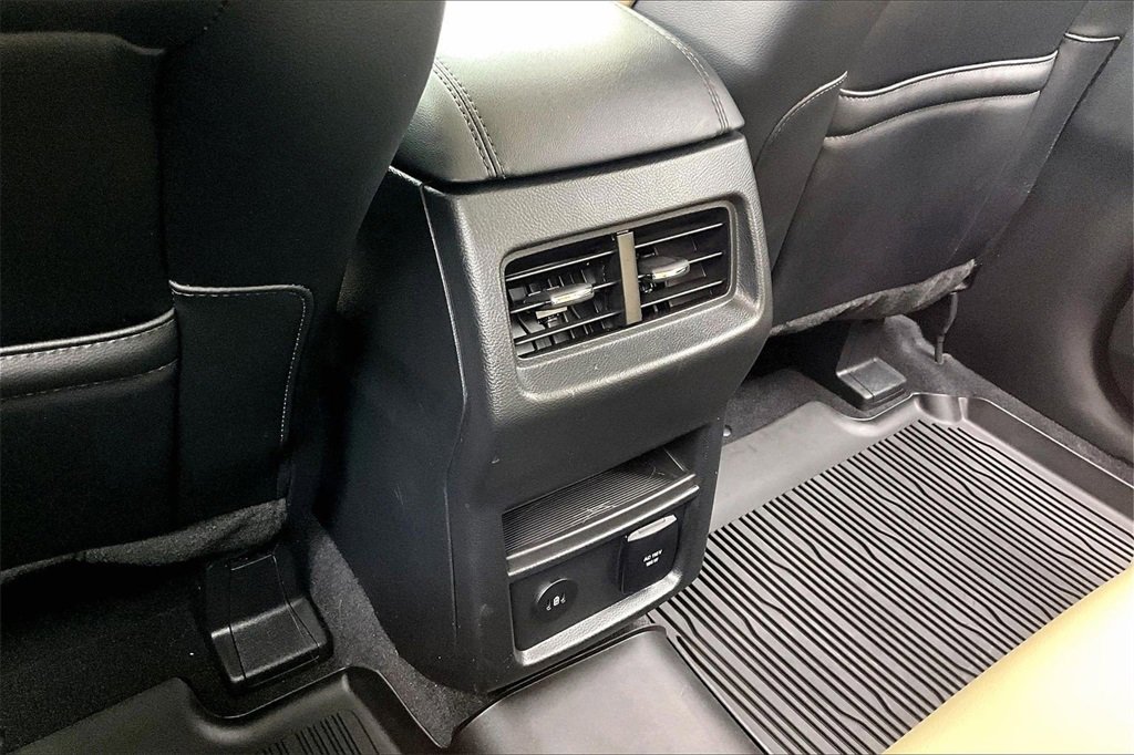 Used 2024 Ford Edge SEL w/ Convenience Package image 33