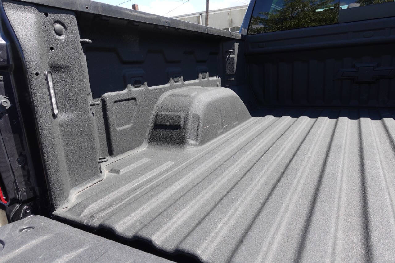 Used 2022 Chevrolet Silverado 1500 LT Trail Boss w/ LT Trail Boss Premium Package AWD/4WD image 33