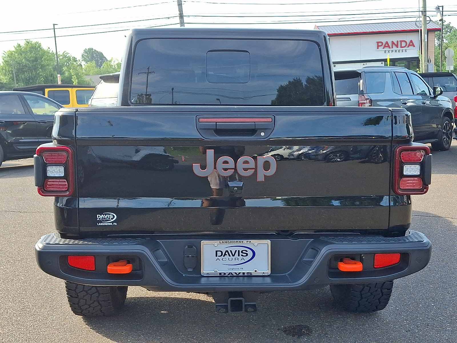 Used 2025 Jeep Gladiator Mojave w/ Safety Group AWD/4WD image 5