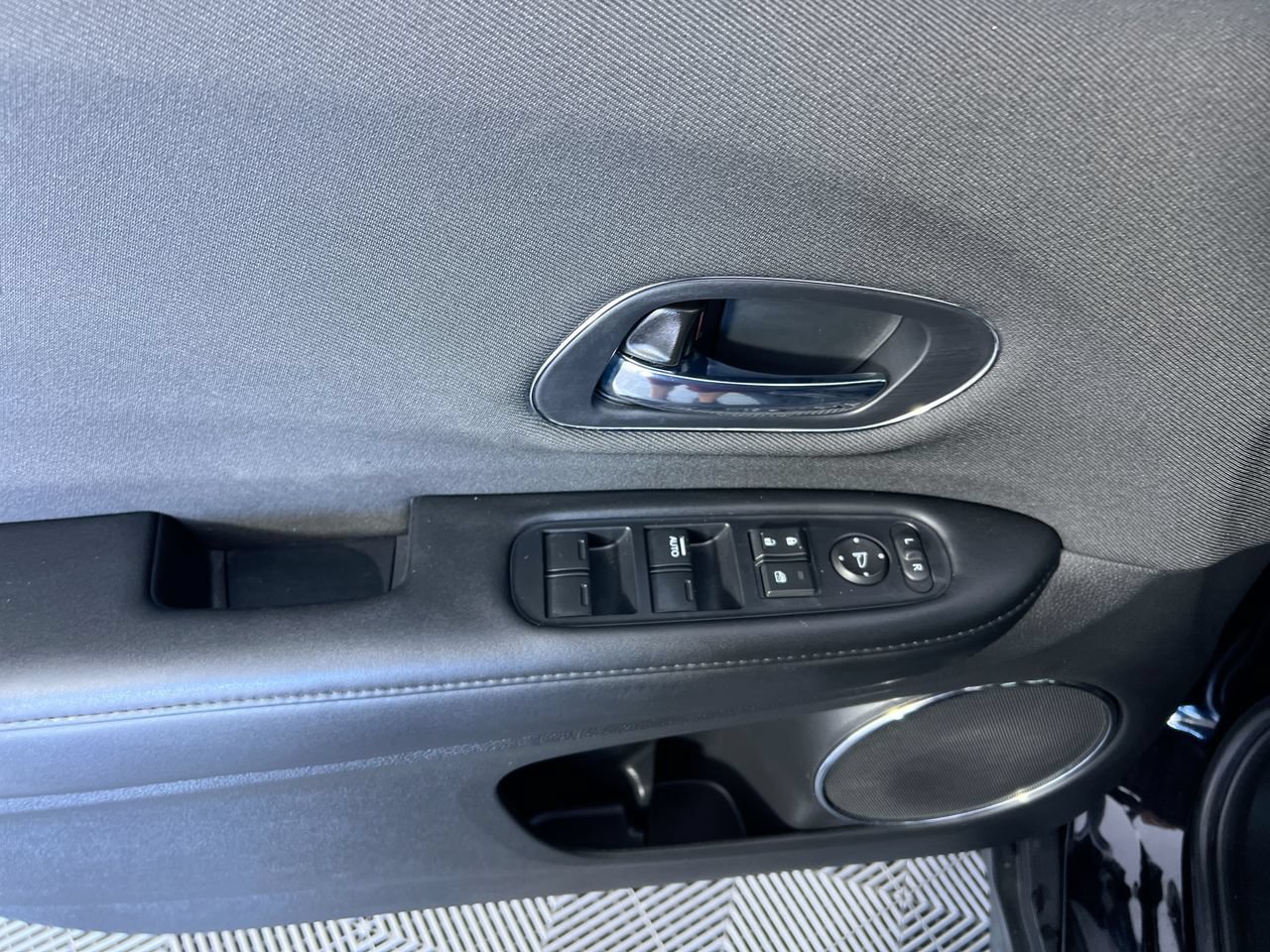 Used 2022 Honda HR-V EX image 14