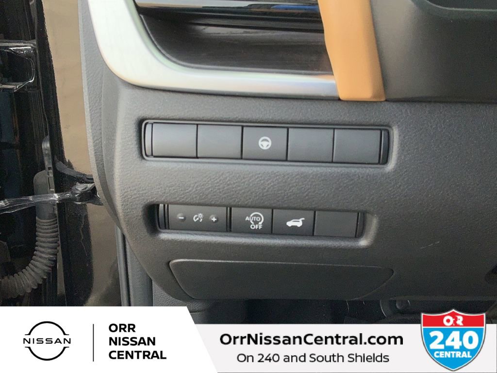 Used 2023 Nissan Rogue Platinum FWD image 19