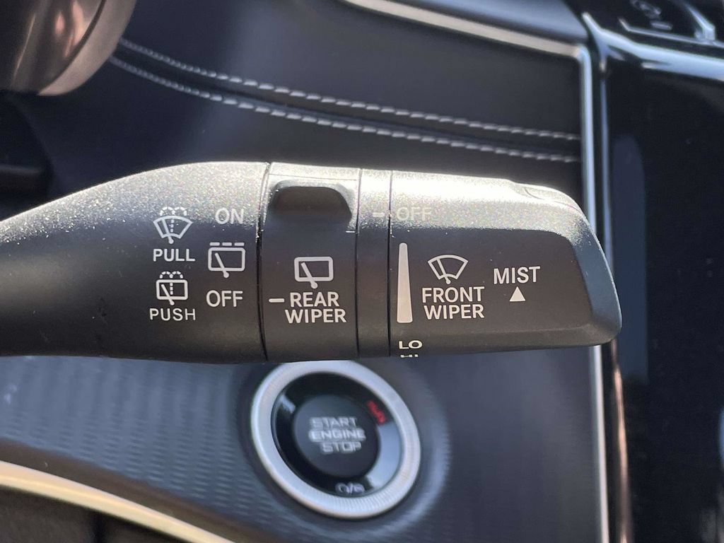 Used 2023 Jeep Grand Cherokee Altitude AWD/4WD image 31