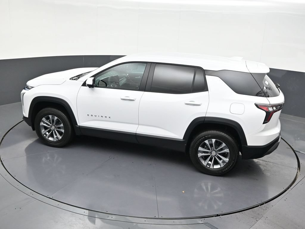 Used 2026 Chevrolet Equinox LT w/ Safety and Technology Package FWD image 24
