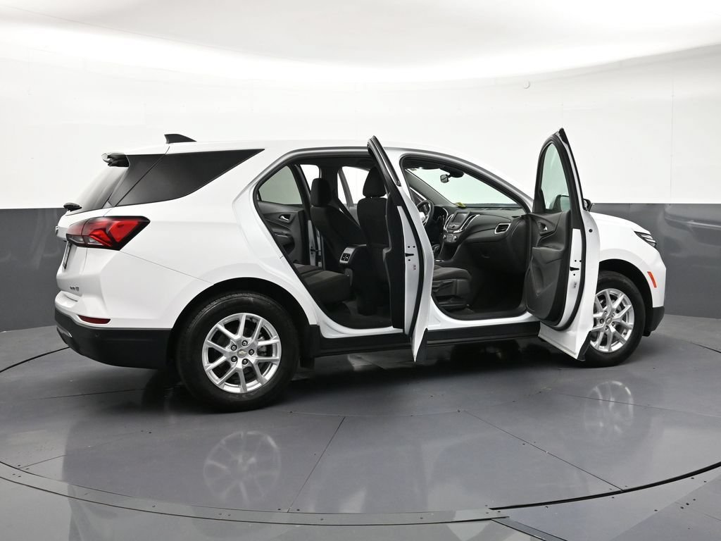 Certified 2024 Chevrolet Equinox LT AWD/4WD image 32