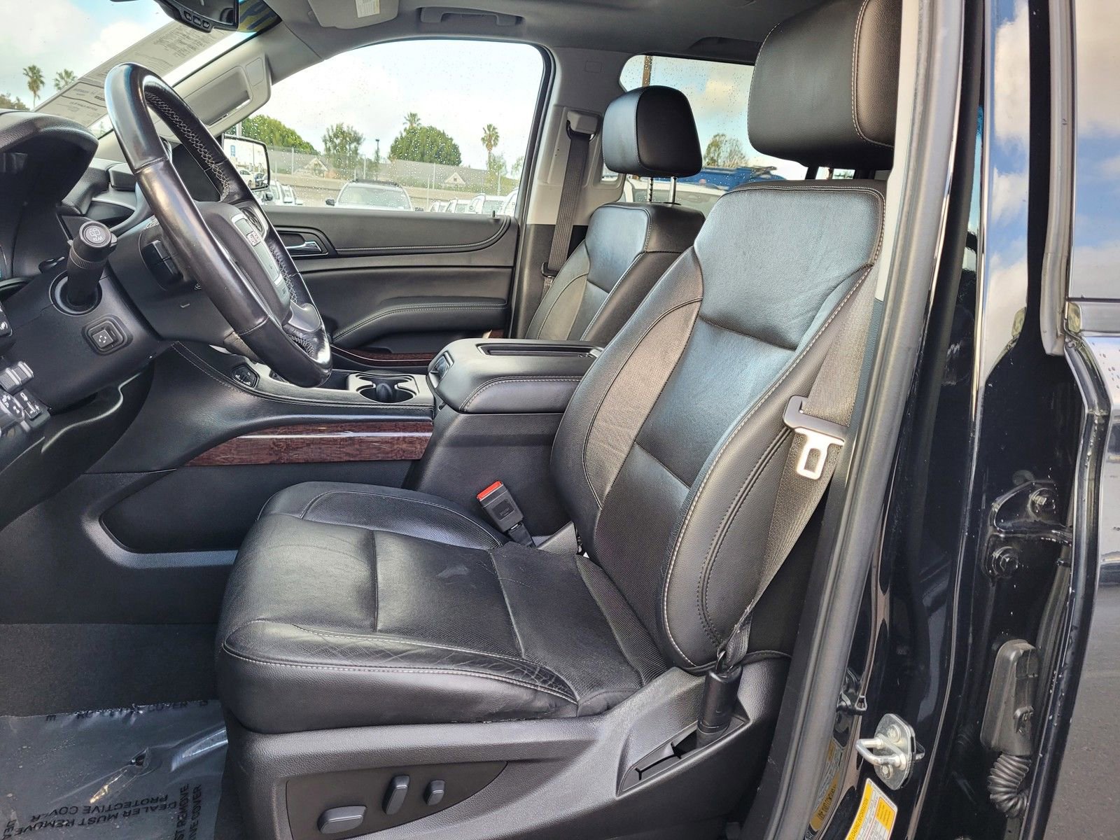 Used 2019 GMC Yukon XL SLT w/ Graphite Performance Edition image 10