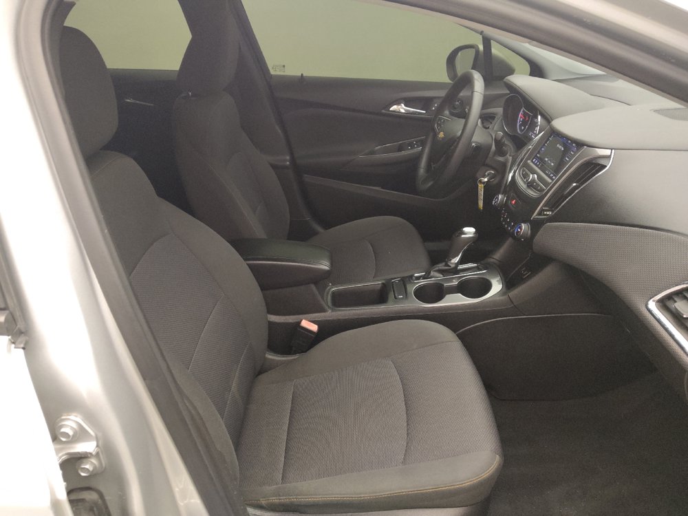 Used 2019 Chevrolet Cruze LS w/ LS Convenience Package FWD image 21