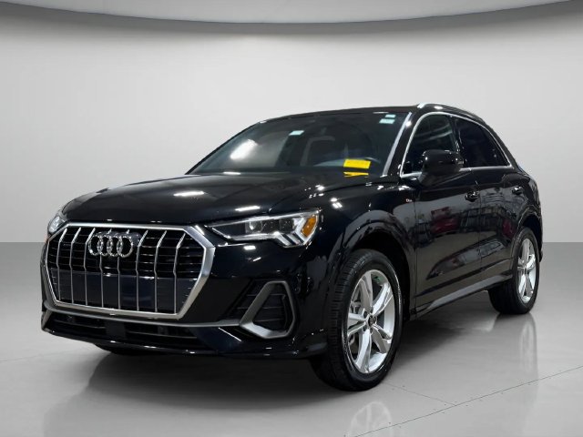 Used 2022 Audi Q3 2.0T Premium Plus w/ Premium Plus Package AWD/4WD image 8