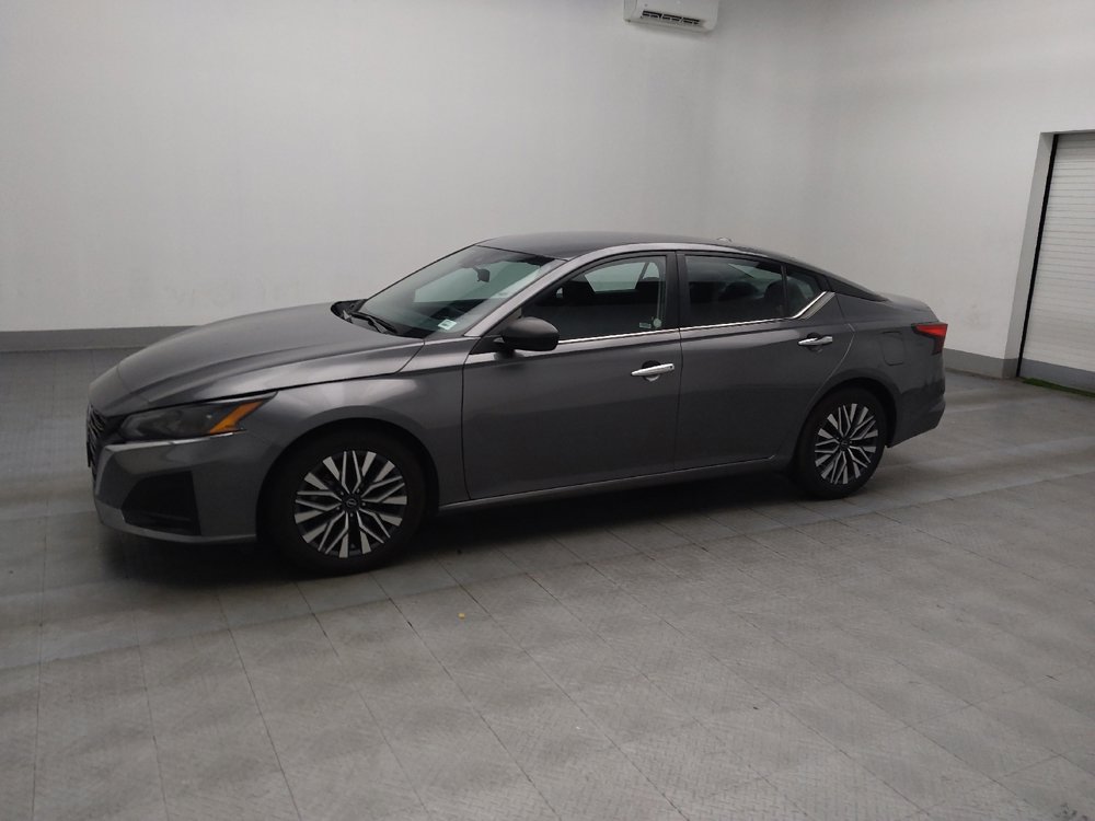 Used 2024 Nissan Altima 2.5 SV image 2