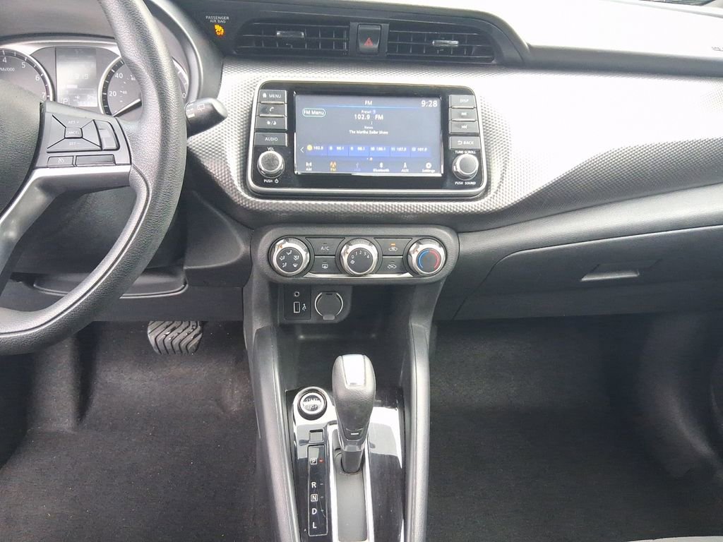 Certified 2020 Nissan Kicks S image 21