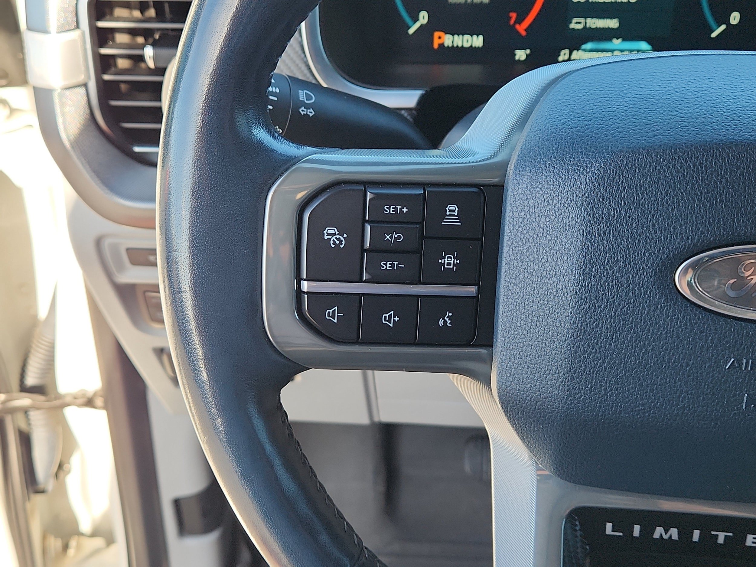 Used 2022 Ford F150 Limited AWD/4WD image 16