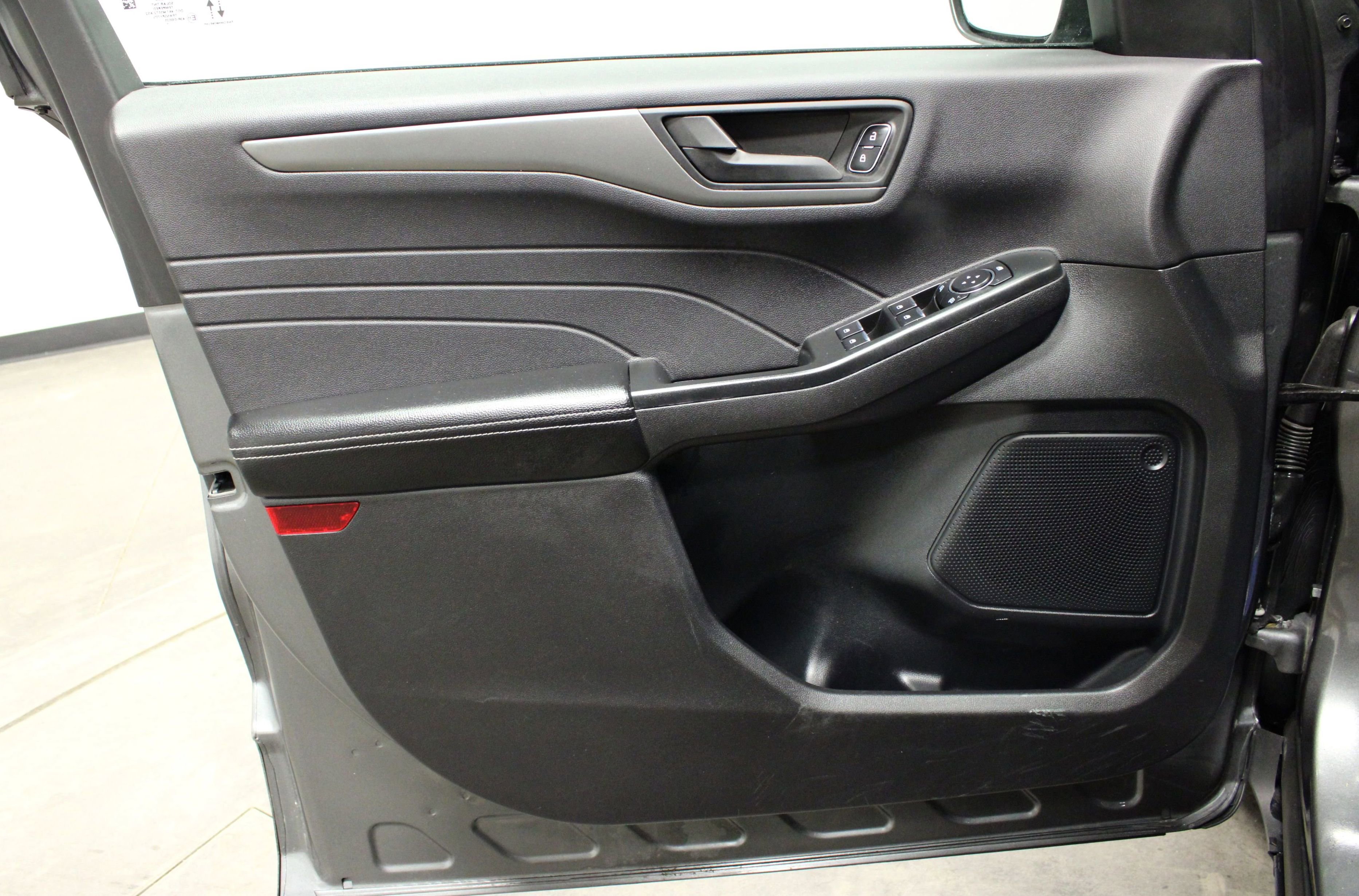 Used 2025 Ford Escape Active FWD image 17