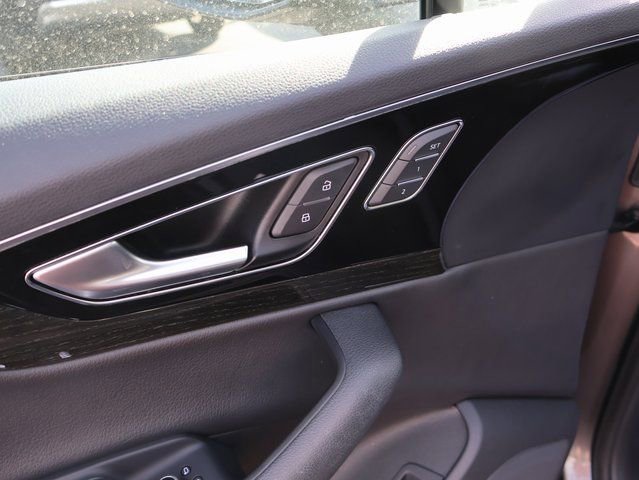 Used 2019 Audi Q7 3.0T Prestige w/ Prestige Package image 16