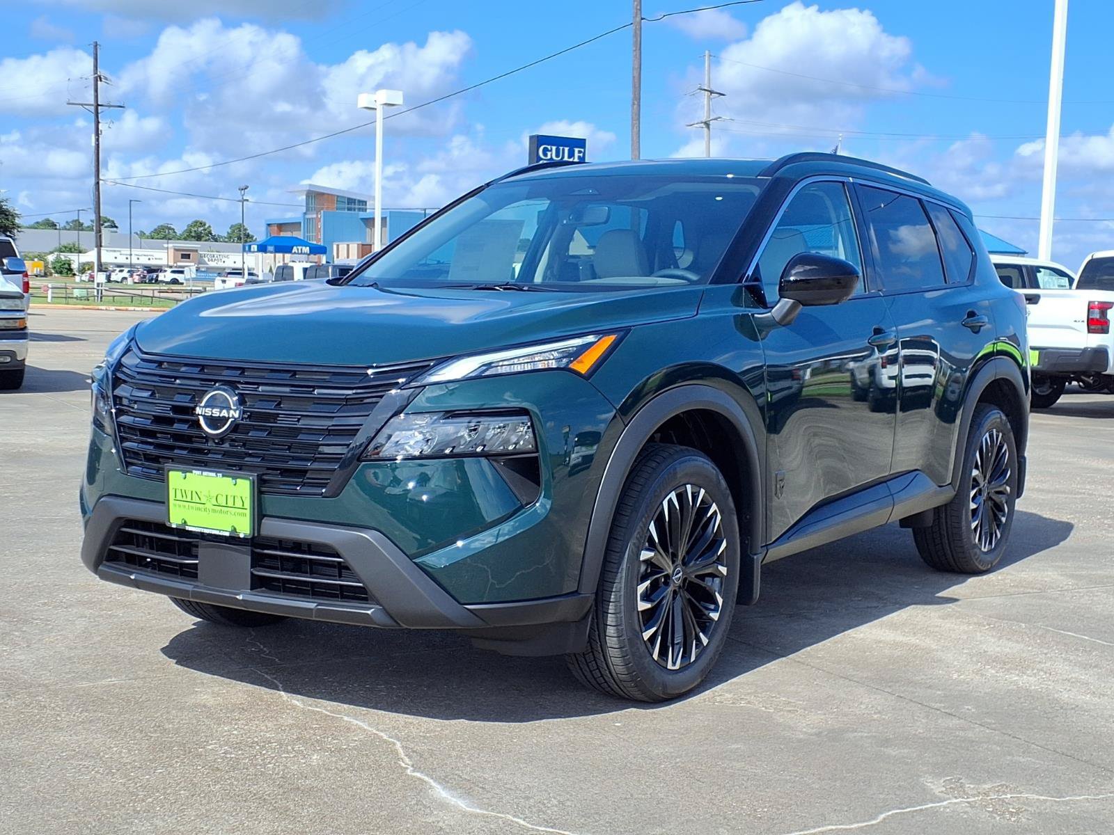 New 2026 Nissan Rogue Dark Armor FWD image 5