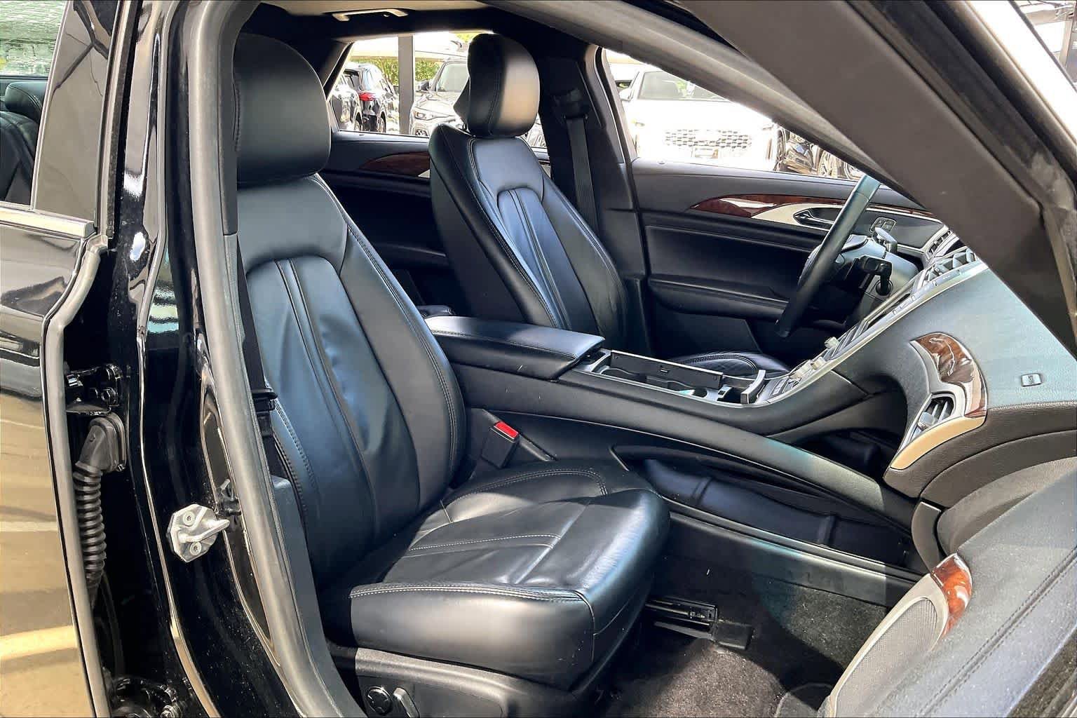 Used 2017 Lincoln MKZ Select w/ Select Plus Package FWD image 9