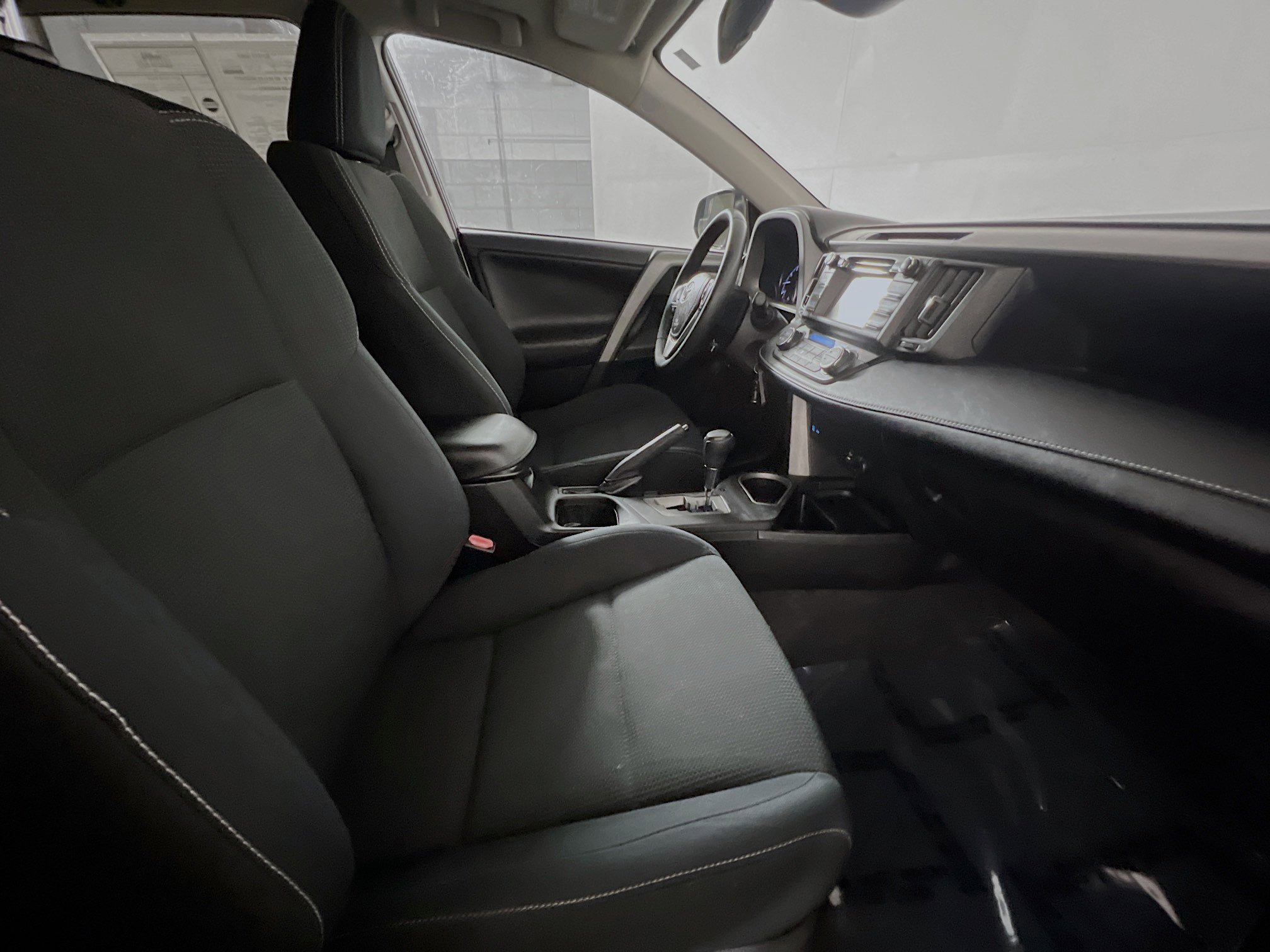 Used 2017 Toyota RAV4 XLE image 30