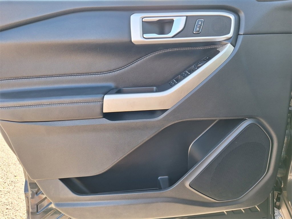 Used 2022 Ford Explorer XLT w/ Equipment Group 202A image 32