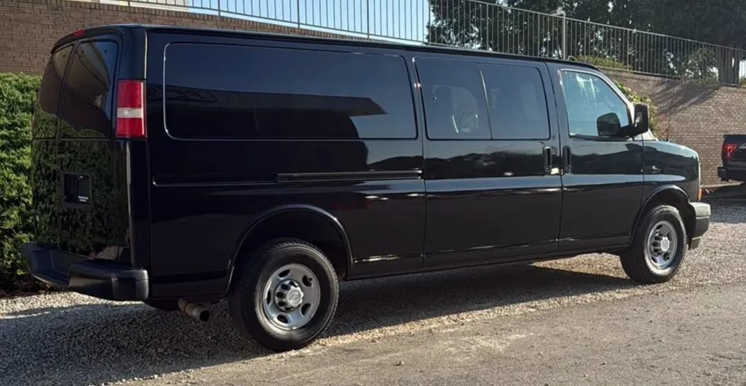 Used 2017 Chevrolet Express 3500 LS RWD image 6