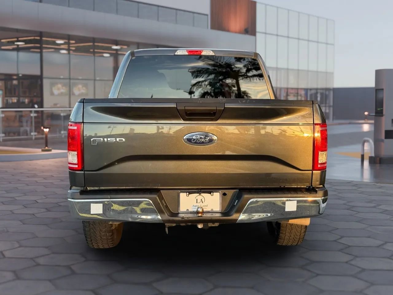 Used 2017 Ford F150 XLT image 5